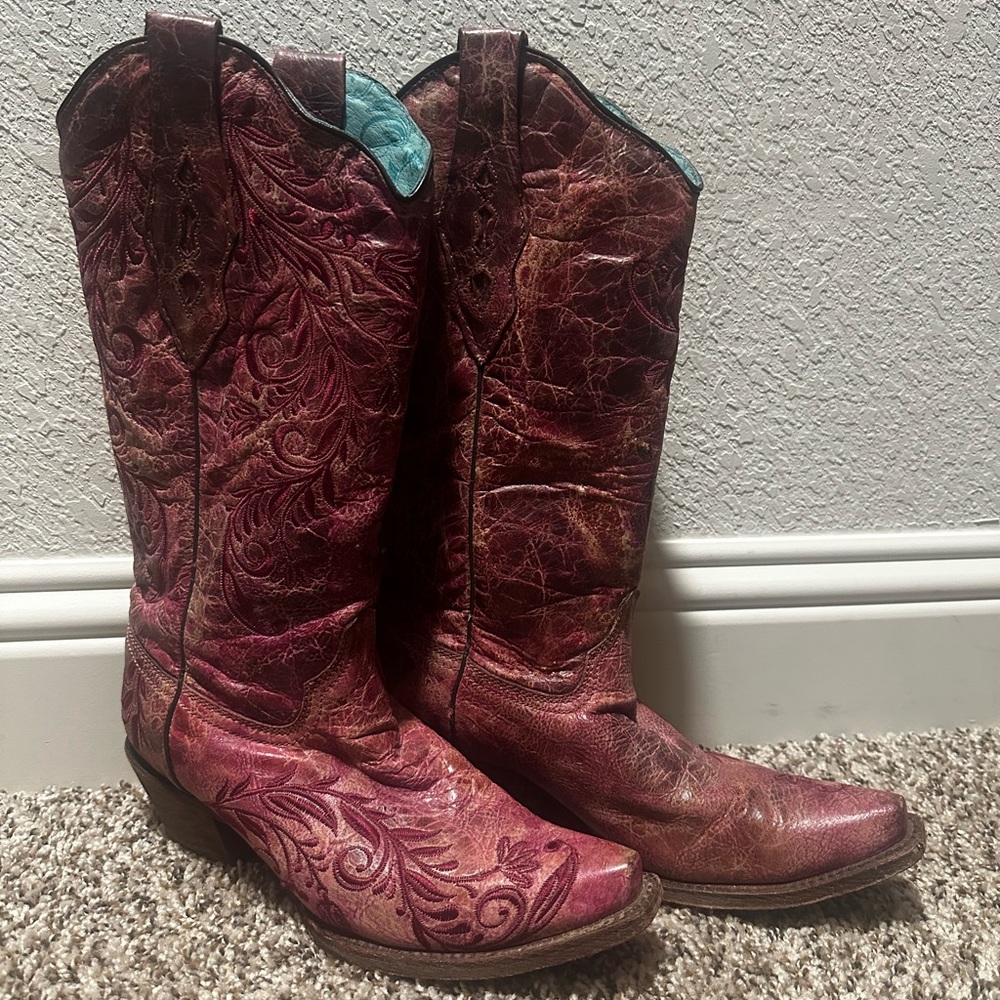 Corral Women’s Boots- red and maroon detailing